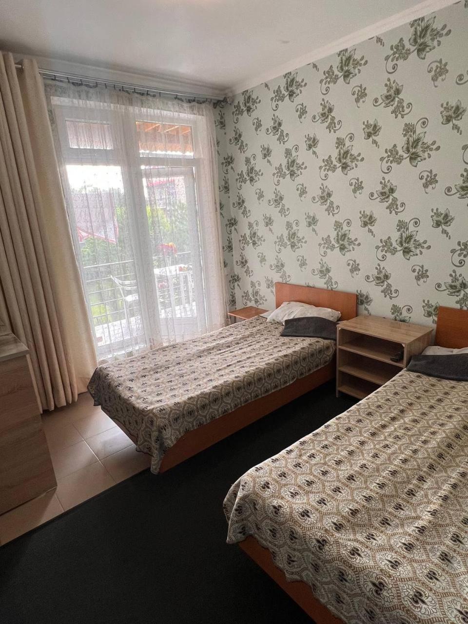 Podsolnukhi Guest House チョルポン・アタ エクステリア 写真