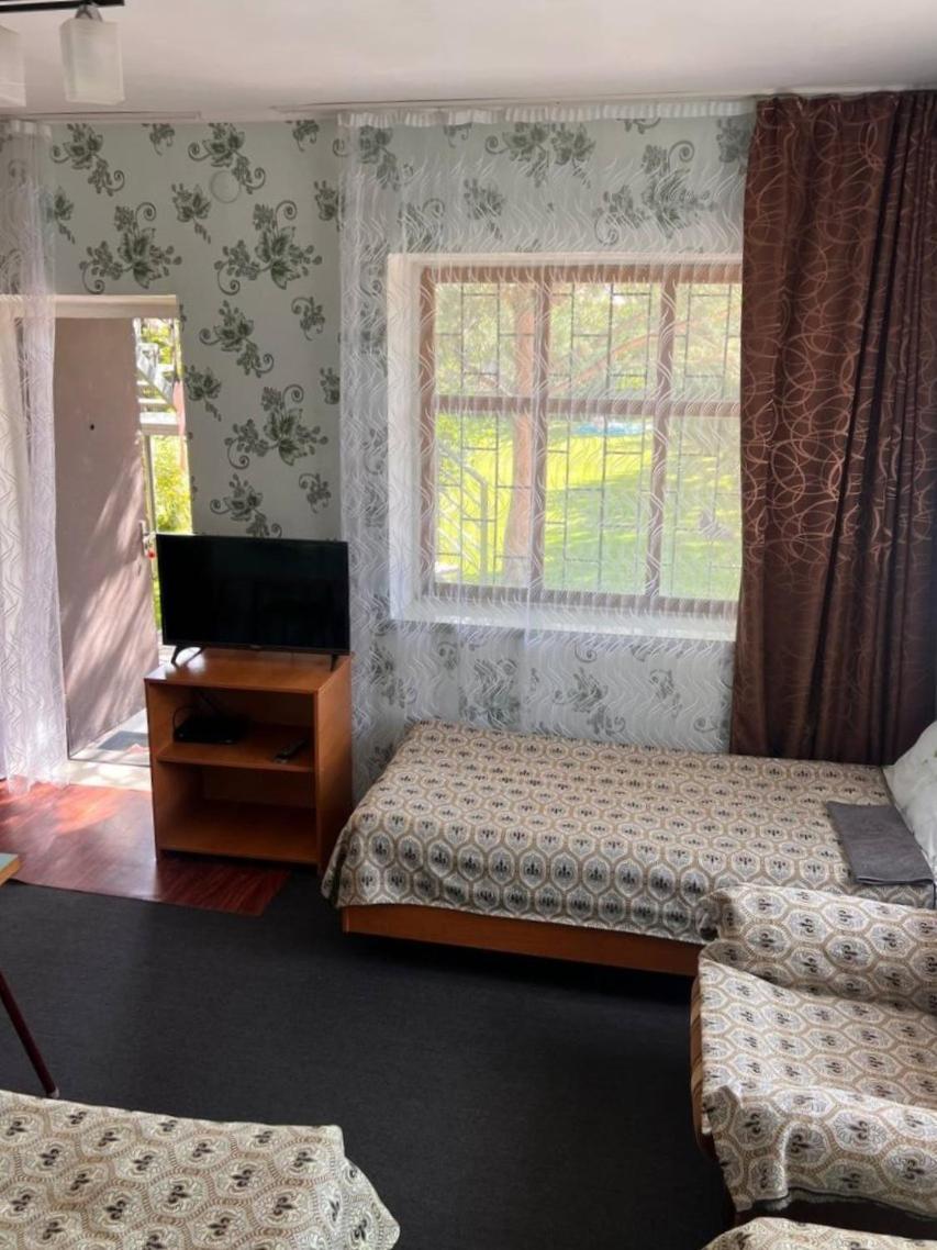 Podsolnukhi Guest House チョルポン・アタ エクステリア 写真