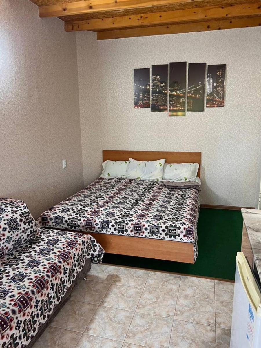 Podsolnukhi Guest House チョルポン・アタ エクステリア 写真