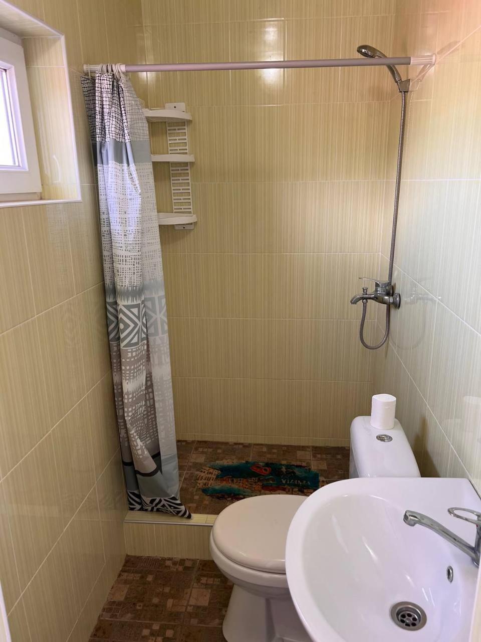 Podsolnukhi Guest House チョルポン・アタ エクステリア 写真