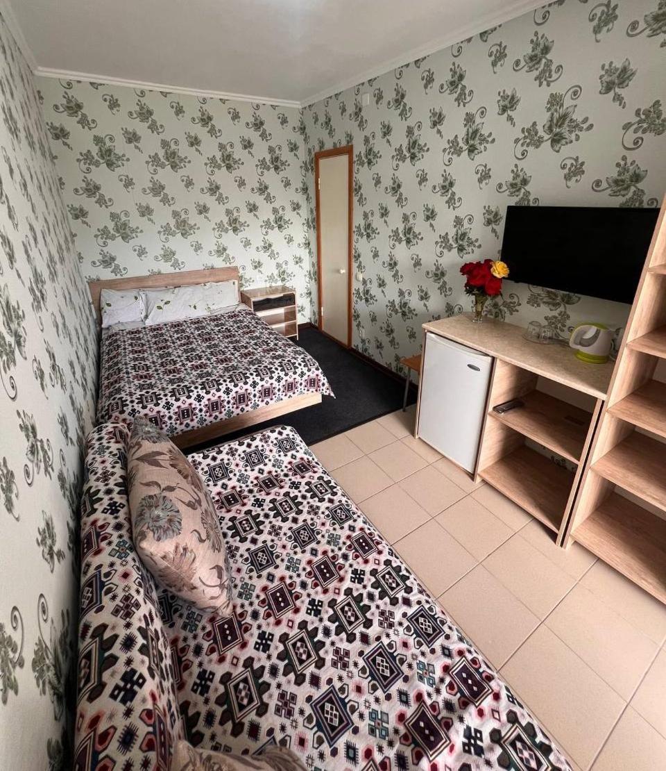 Podsolnukhi Guest House チョルポン・アタ エクステリア 写真