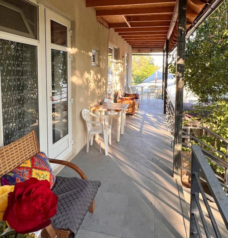 Podsolnukhi Guest House チョルポン・アタ エクステリア 写真